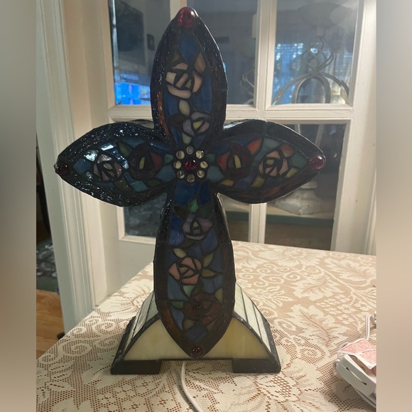 Beautiful Tiffany Lamp Christmas Christian Religious Stained Glass Holy Cross - Picture 8 of 16